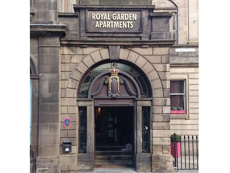 Fountain Court Apartments - Royal Garden Единбург Екстер'єр фото